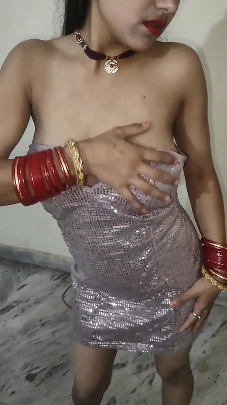 Desi Indian Bhabhi Cumming Using Vibrator