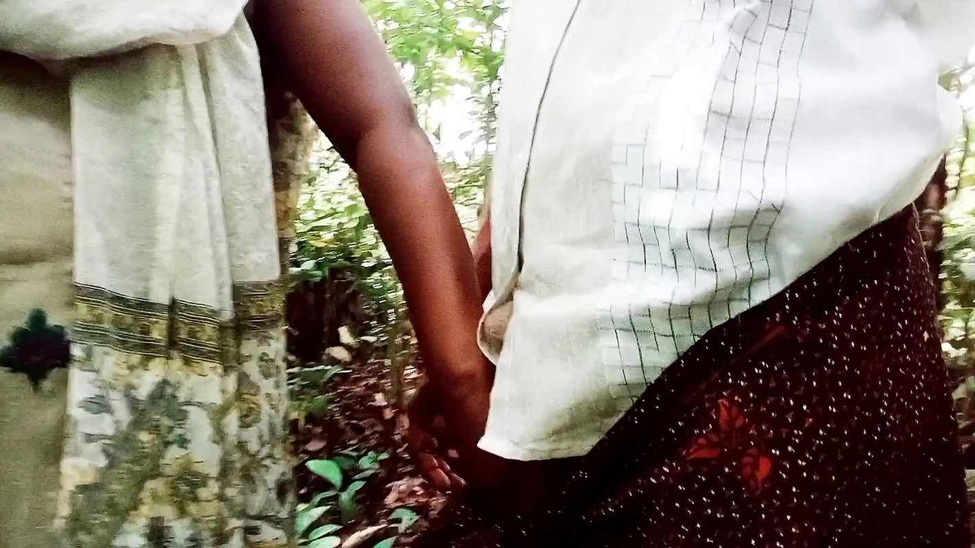 Desi wife fucking in outside with young boyfriend