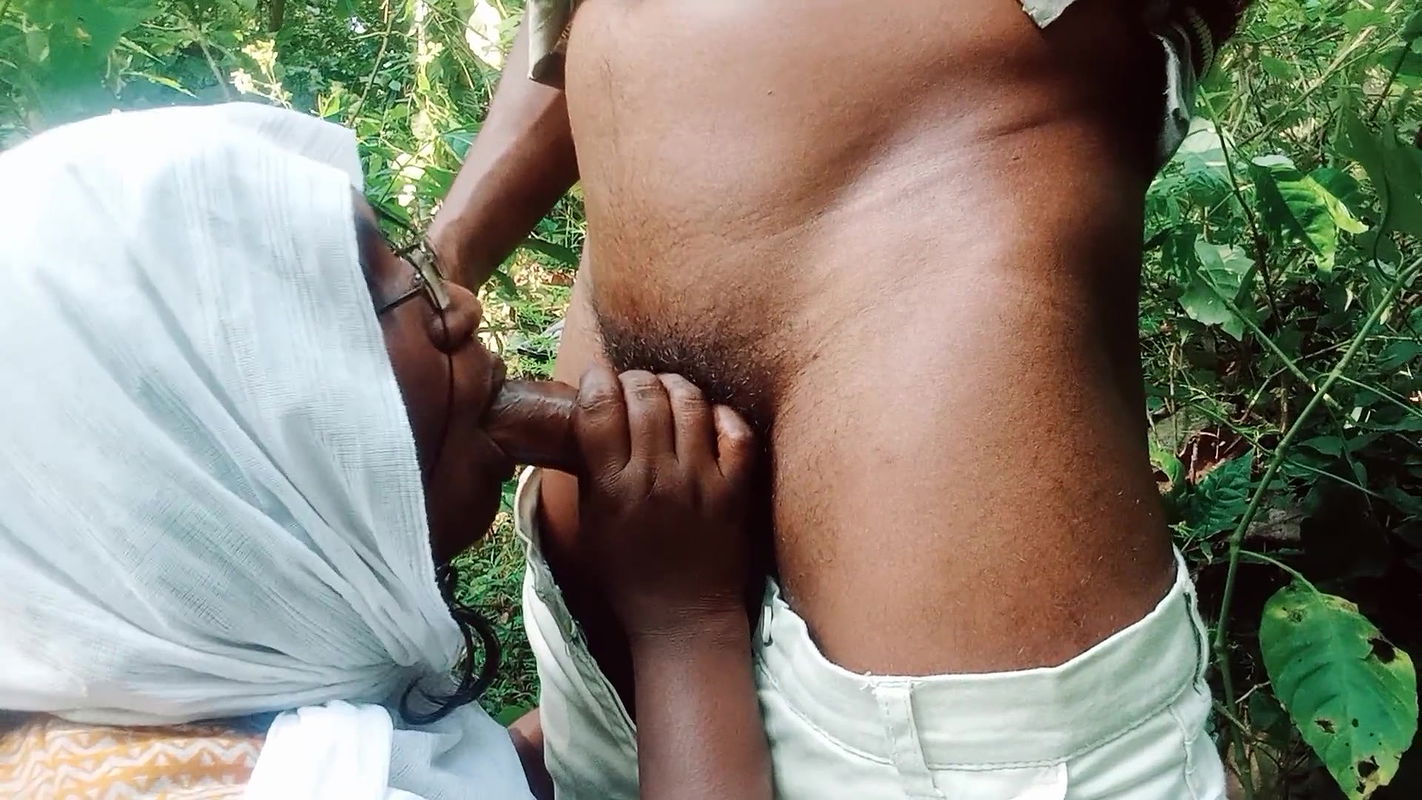 Boy friend her girlfriend fucked outdoor