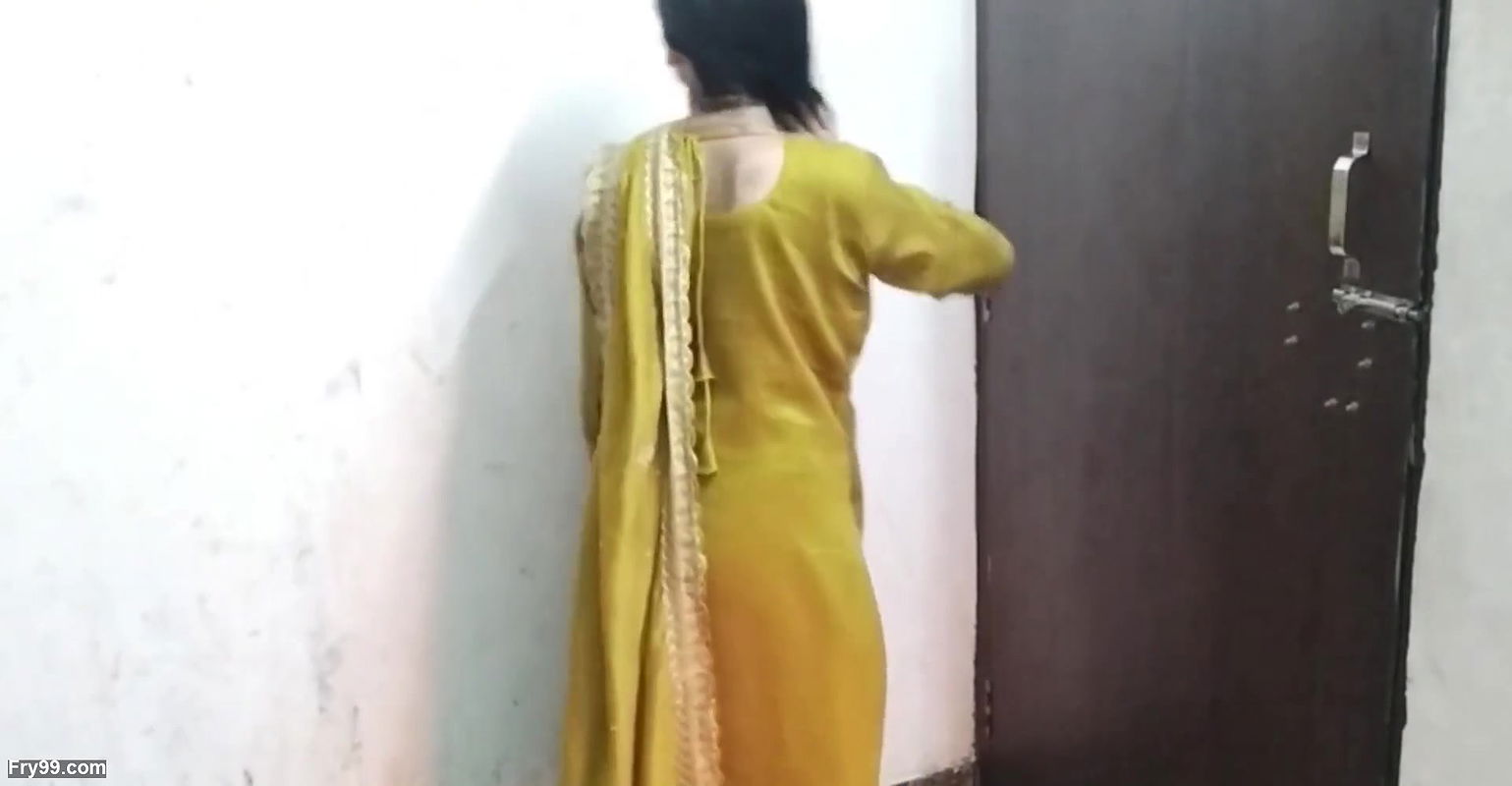 Abbu jaan ne akele dekh kar muze choda