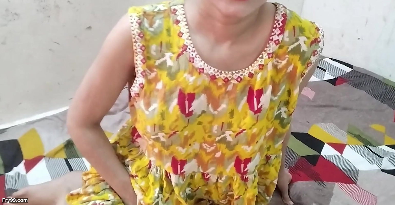 Step sister ko akele dekh kar pel diya