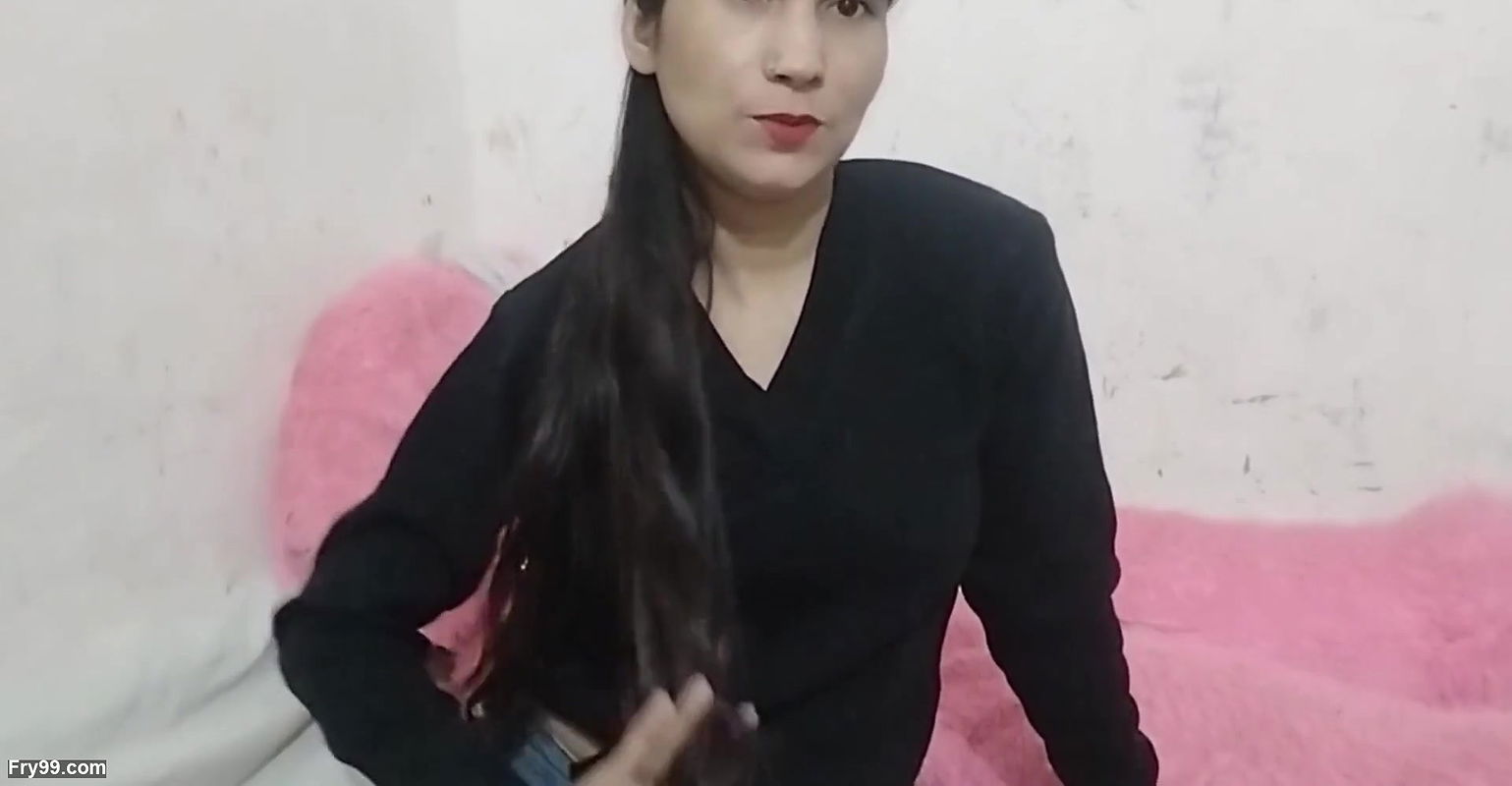 Officer ne akele dekh kar step sister ko paise dekar pela