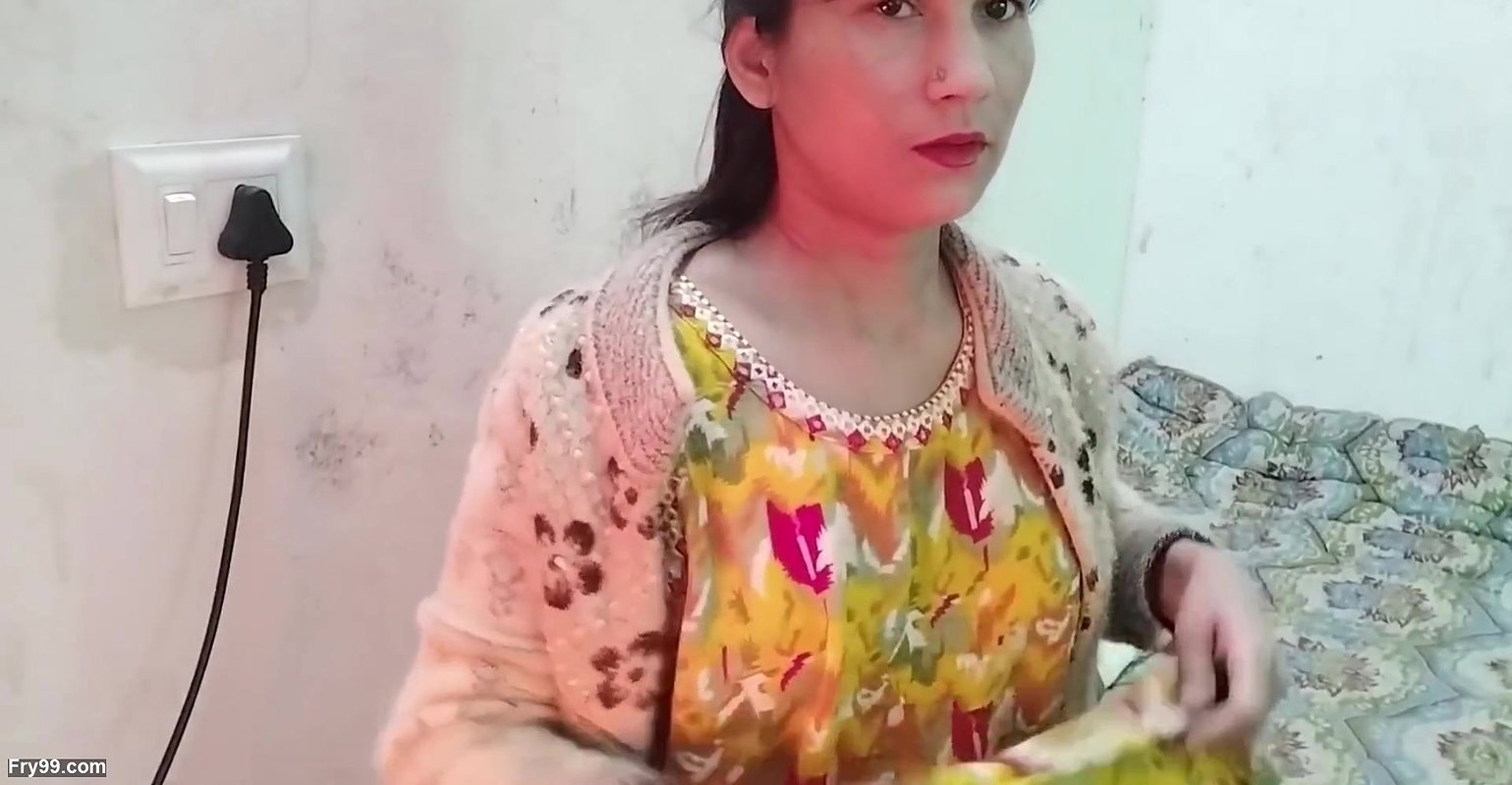 Muslim girl ko ghar jabar dasti pela