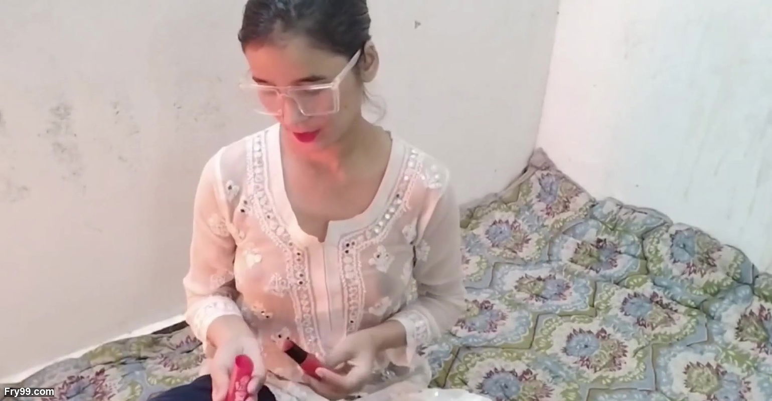 Lalchi chachi ko paise dekar jabar dasti pela