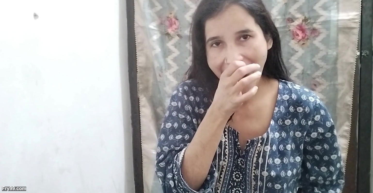 Cute step sister ko pelne ke chakkar me rah gya