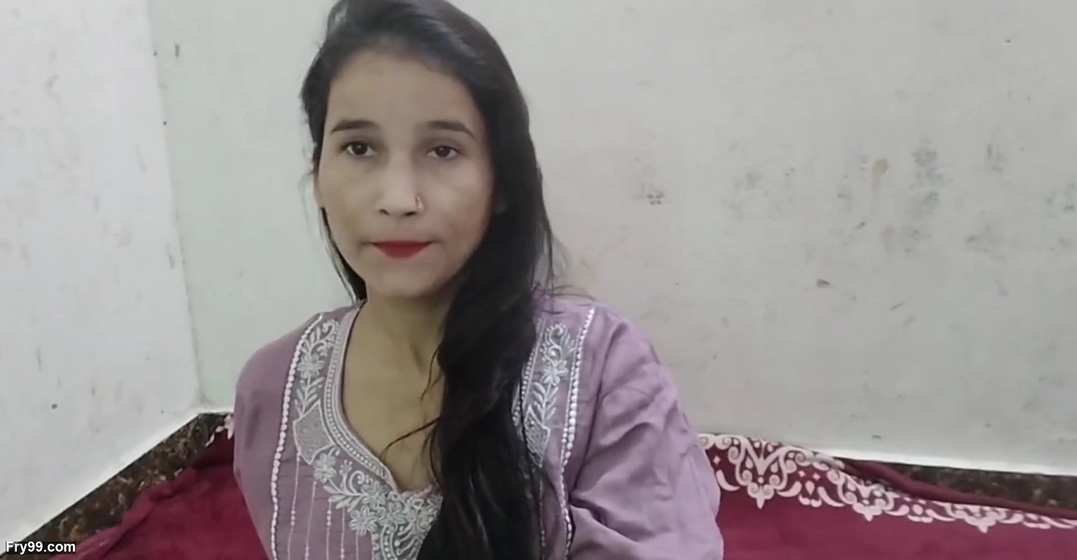 Cute step sister ko paise dekar hotel me pela