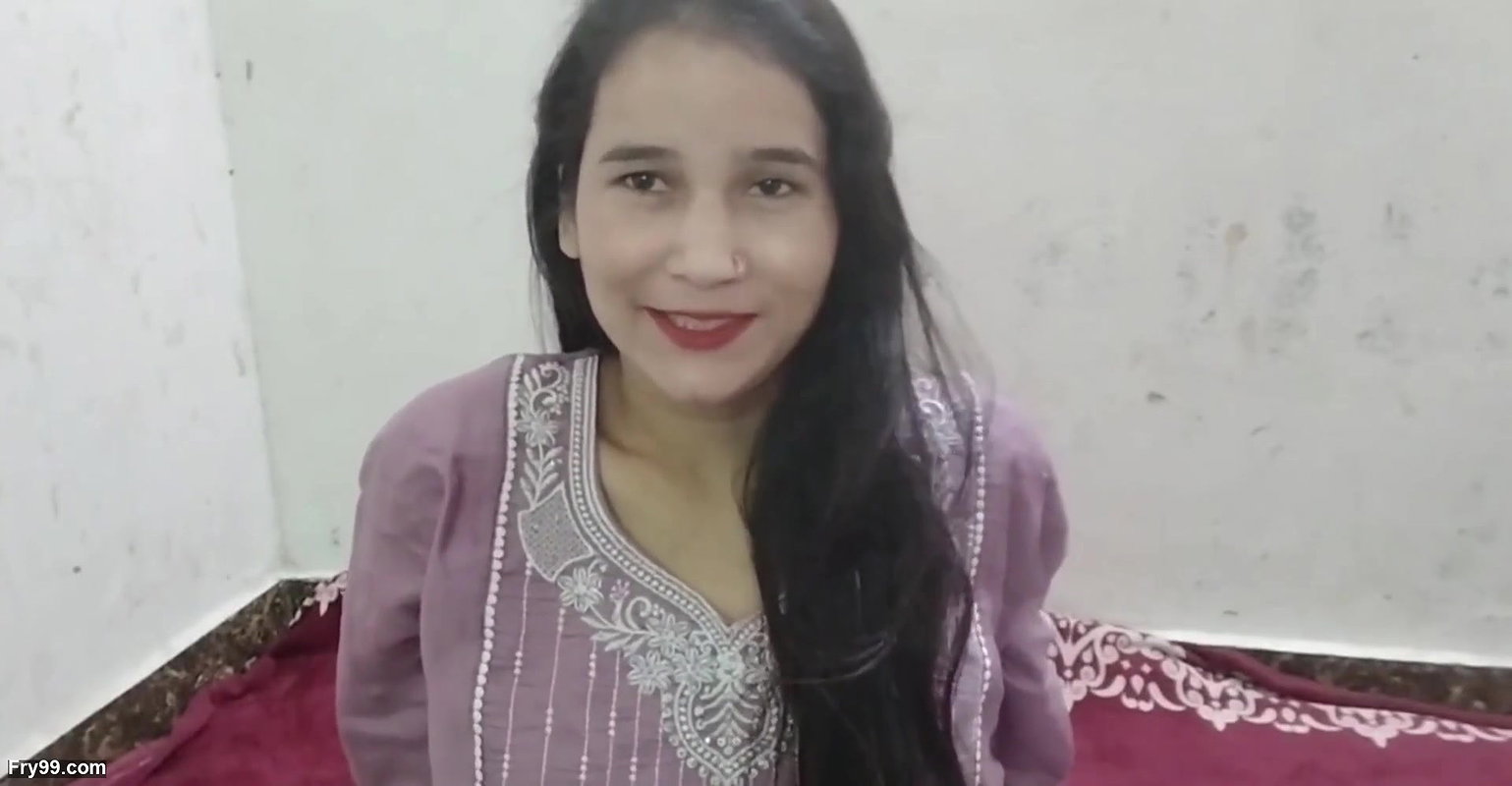 Cute step sister ko paise dekar hotel me pela