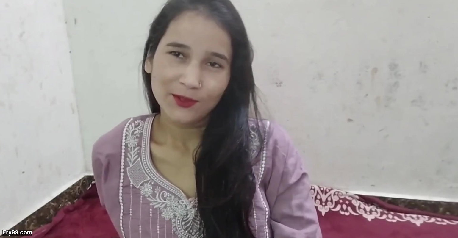 Cute step sister ko paise dekar hotel me pela