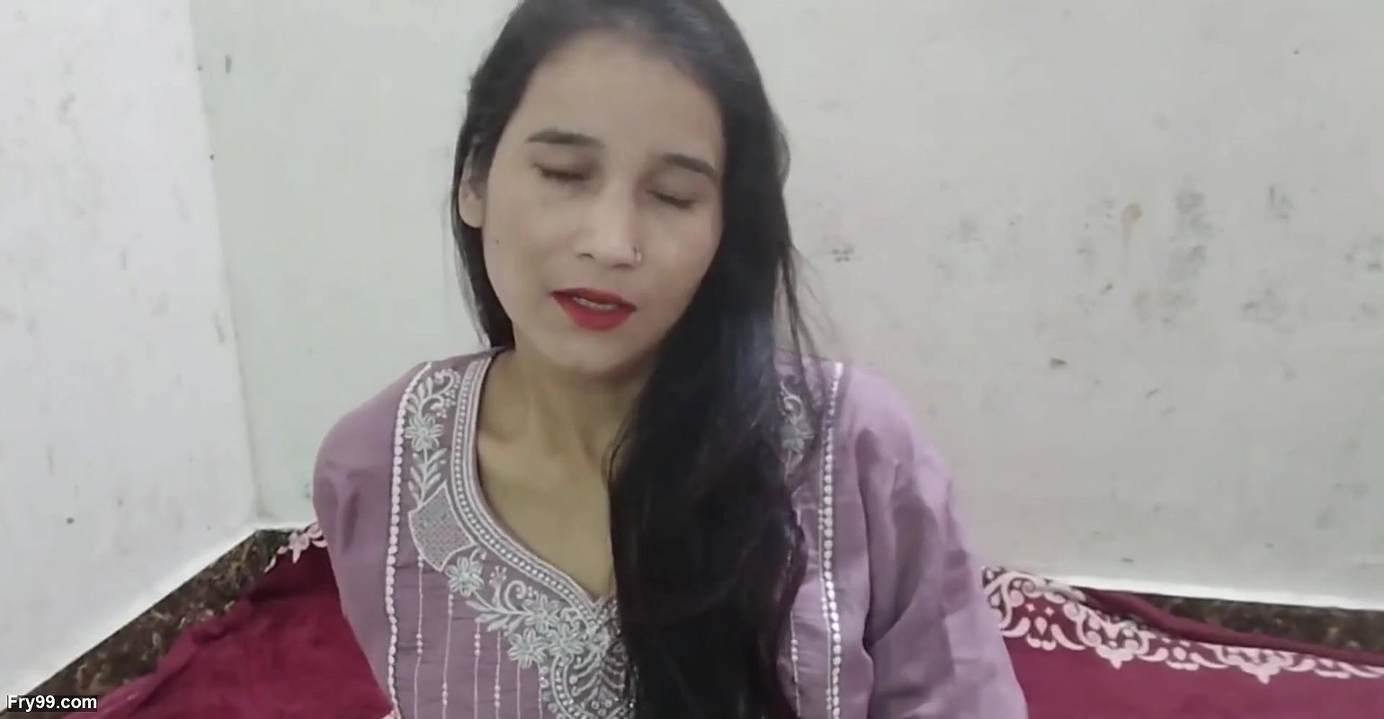 Cute step sister ko paise dekar hotel me pela