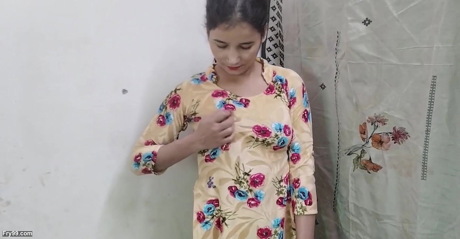 Chachi ko chodte chacha ne dekh liya