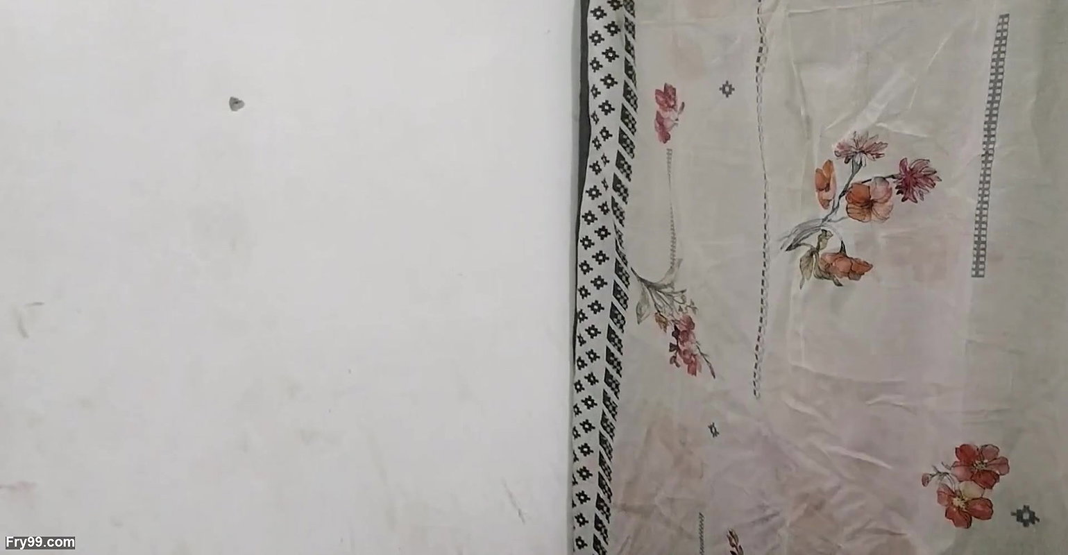 Chachi ka chuchi daba daba kar pela