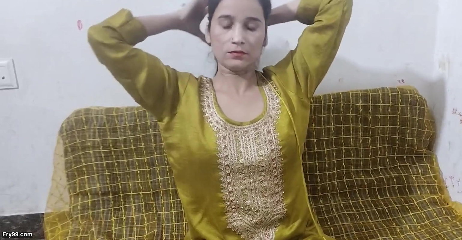 Step sister ka bra faar kar choda h