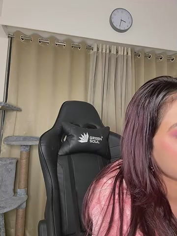 Currly Quinn Showing Boobs with Nipple Pasties & Oiling on Live with FACE