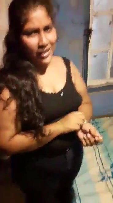 Desi Chubby Girl Nude Captured By Lover