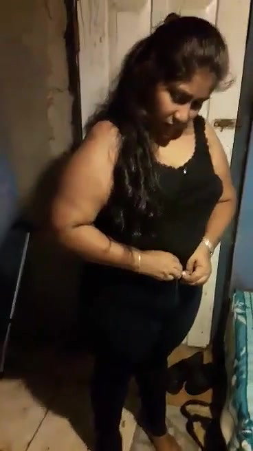 Desi Chubby Girl Nude Captured By Lover
