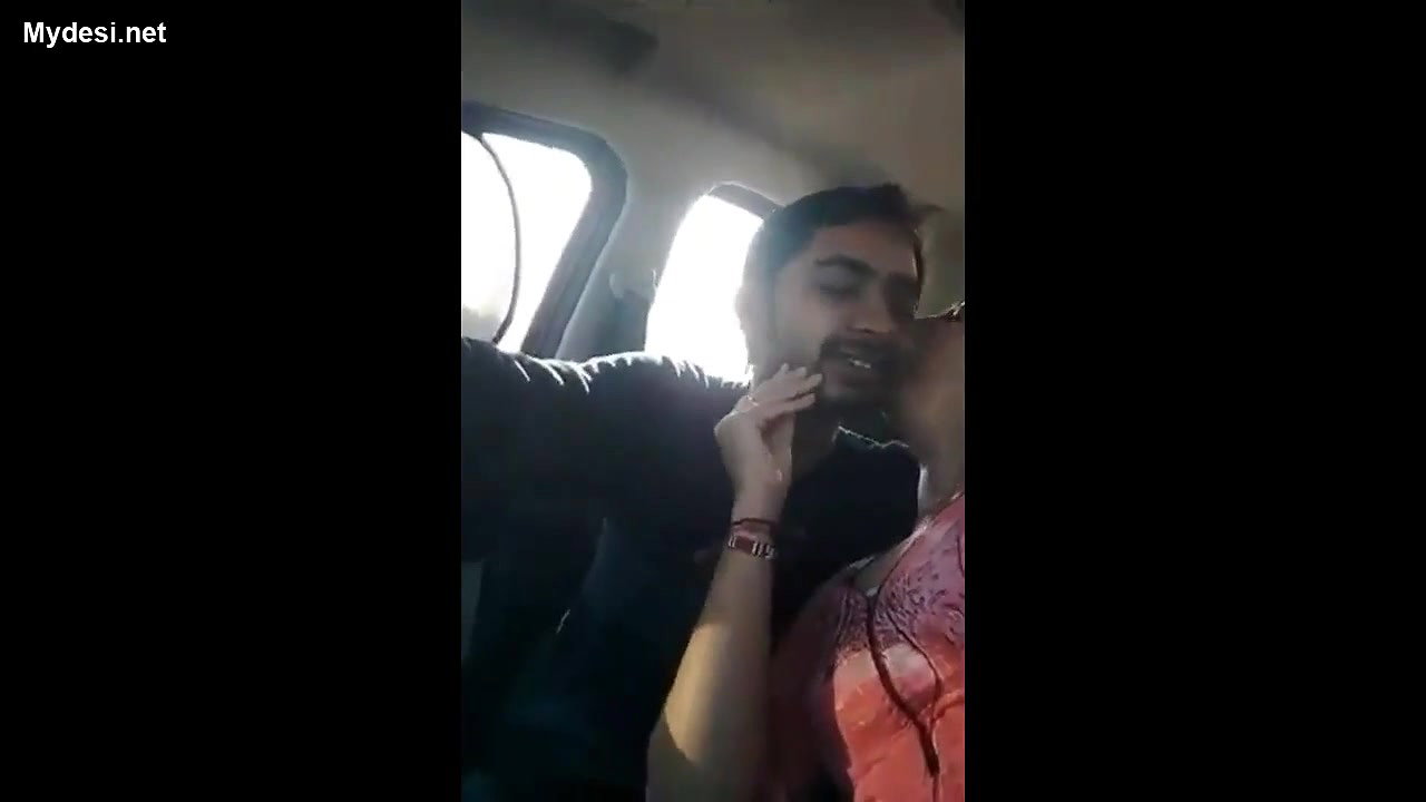 mumbai couple in car romance