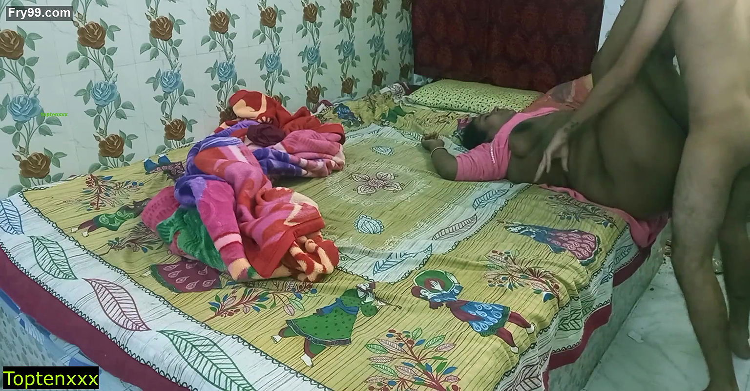 Indian hot Tamil Bhabhi XXX sex with teen boyfriend! All night hard sex!!