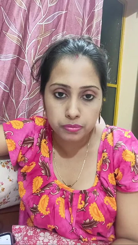 Rupa cleavage showing live show