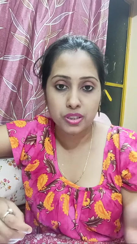 Rupa cleavage showing live show