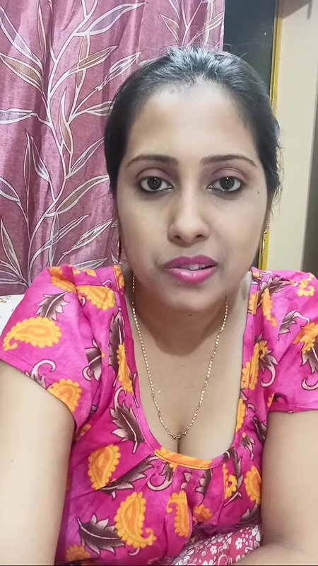 Rupa cleavage showing live show