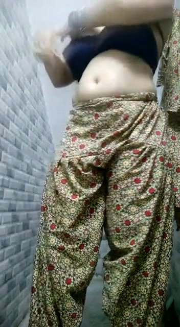 Super chubby Indian girl big boobs show