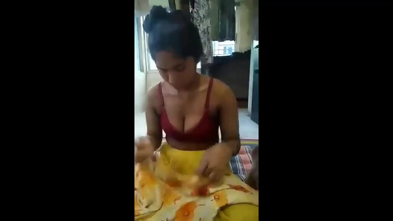 Cute Hot Babe Showing Big Boobs