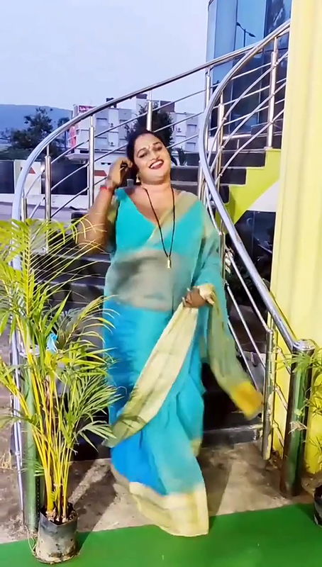 See through deep navel