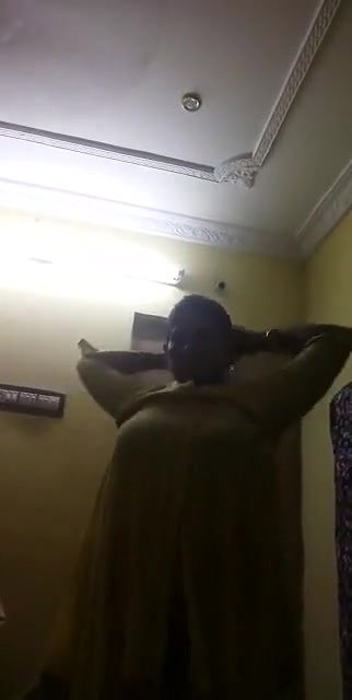 Cheater mature bhabhi nude captured