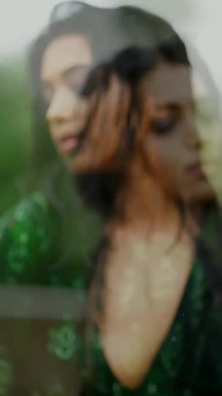 Hot Babe Sexy In Saree Wet Looking Ravishing