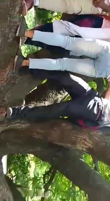 Two Lovers enjoy Smooching each other