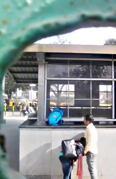 Superhot Couple getting vigrous blowjob in metro