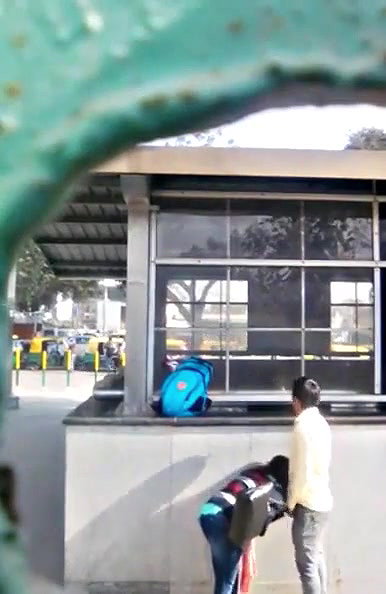 Superhot Couple getting vigrous blowjob in metro