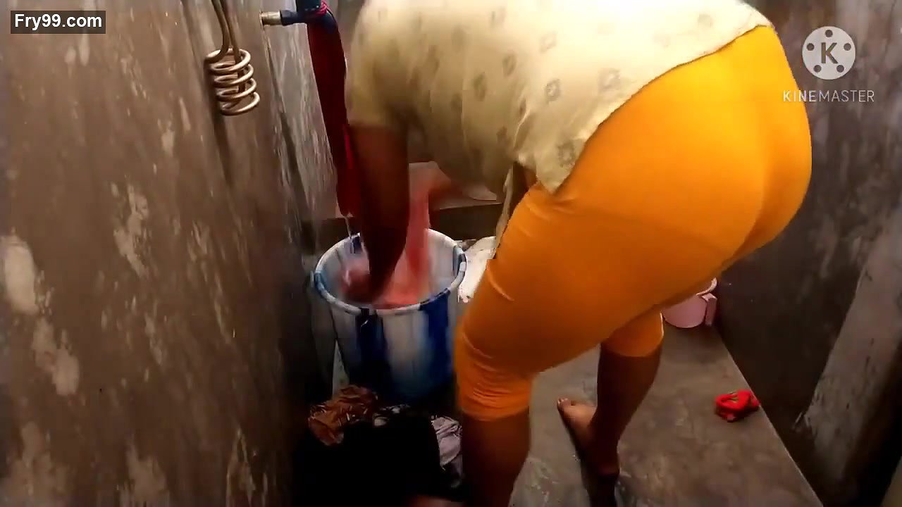 Horny booby aunty washing clothes showing huge hanging boobs
