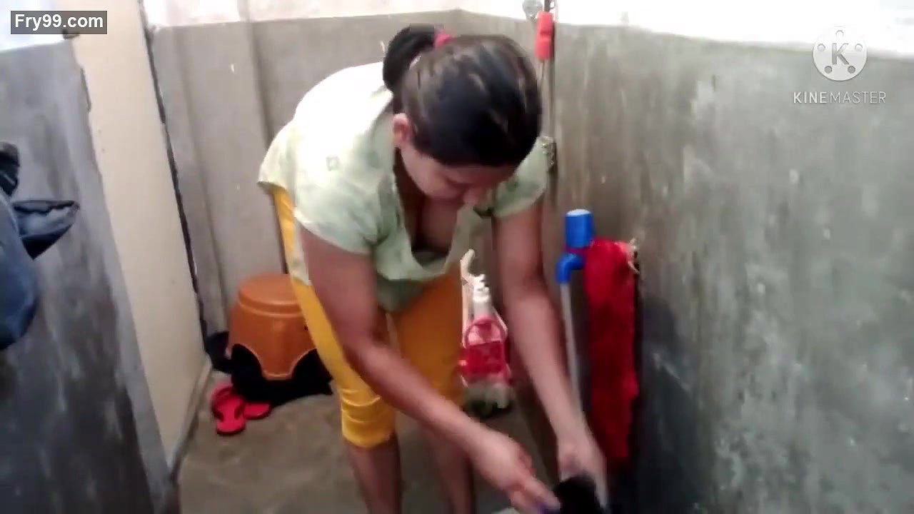 Horny booby aunty washing clothes showing huge hanging boobs