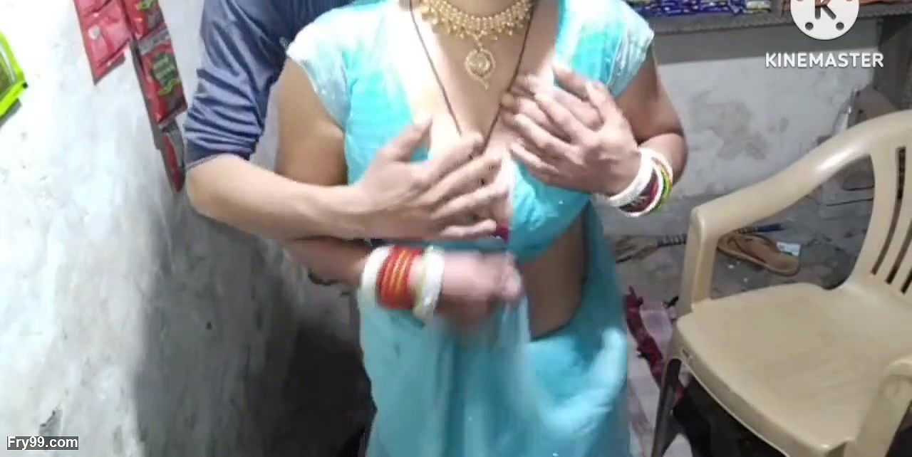 Very sexy housekeeping and kirana store very smart chori karti hui mam ke sath smart sex
