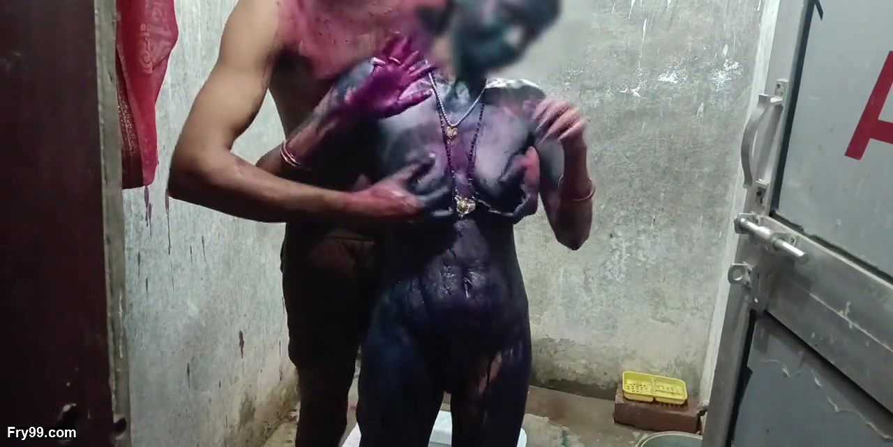 UP Bali’s Sarita Bhabhi played Holi by taking her to the bathroom, brother-in-law Bhabhi Holi video