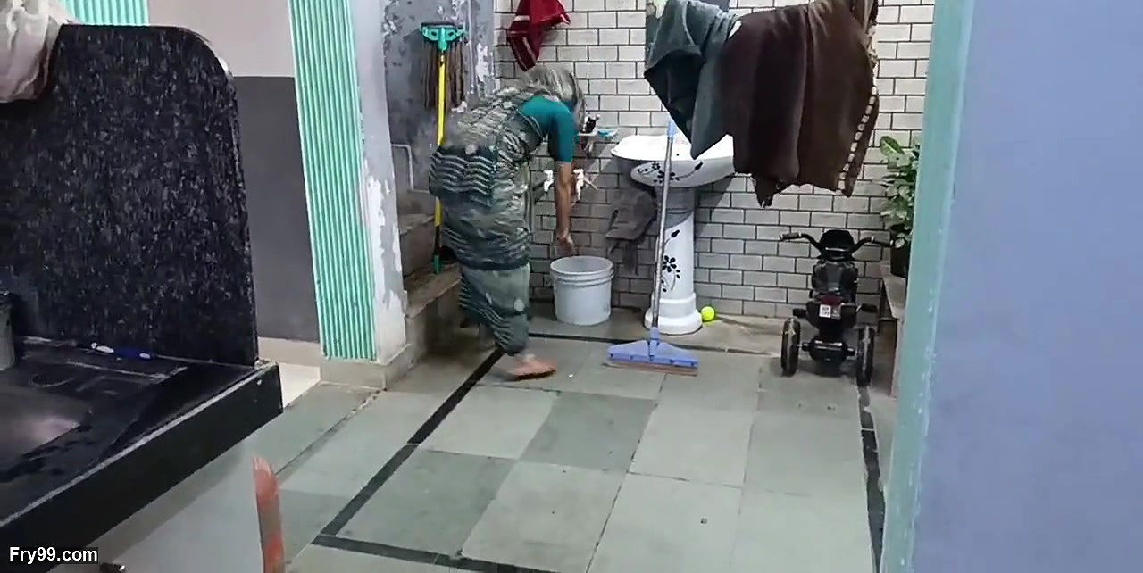 Tight Pussy Desi Bhabhi in Saree Fucked Hard by Devar in Naughty Desi By-Snapchat143