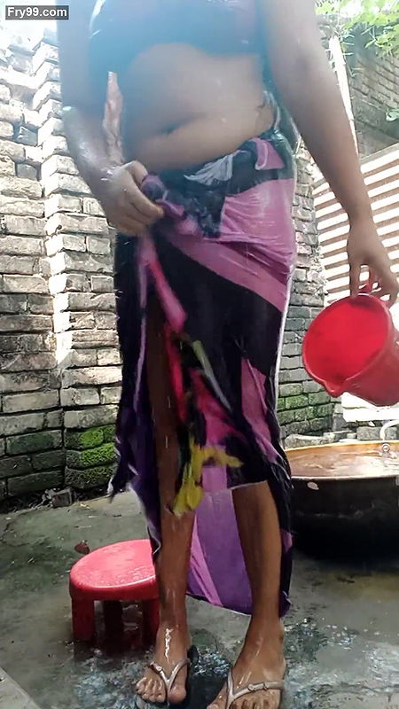 Sexy erotic alone Bangladeshi village girl is bathing in the bathroom