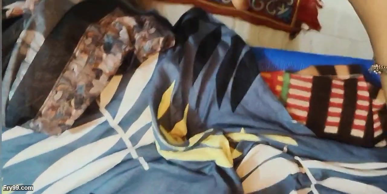 Stepsister ask me for sex and i fucked her in midnight