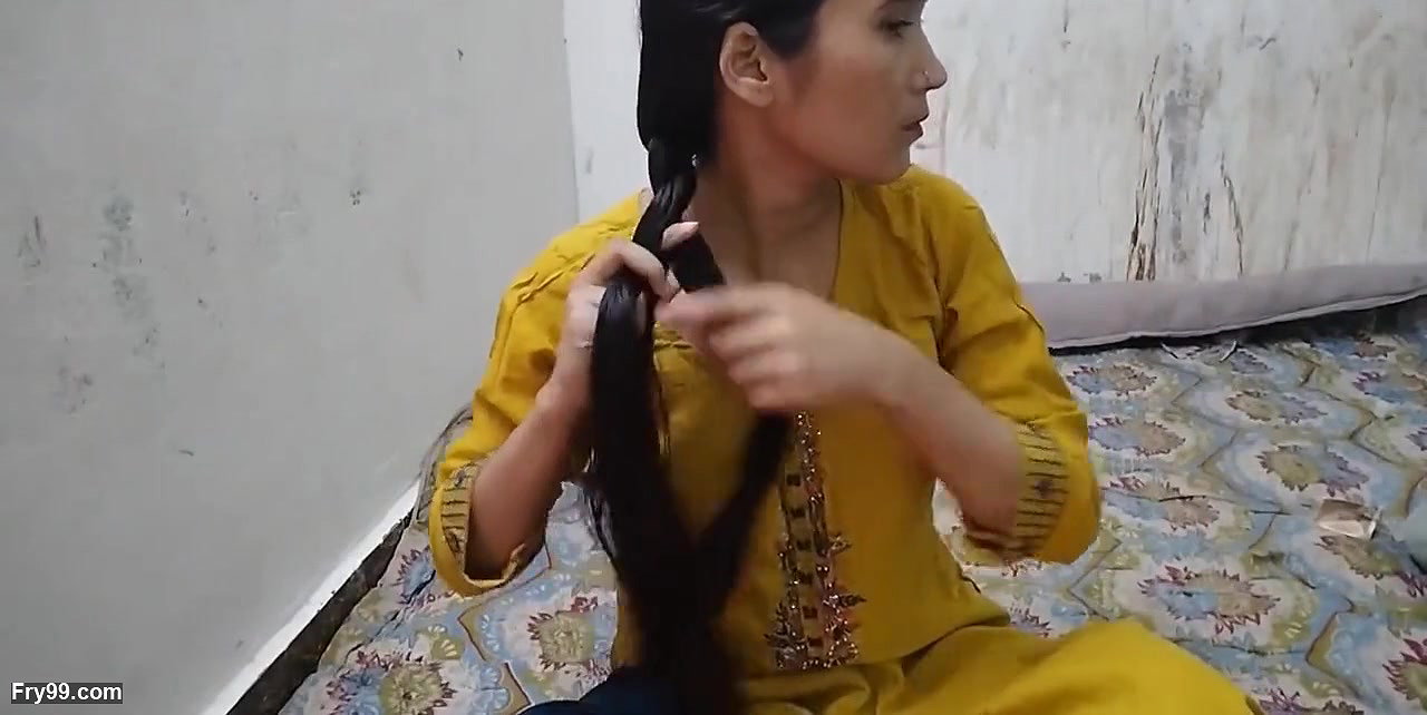 Step sister ko jabar dasti pakad ke pel diya