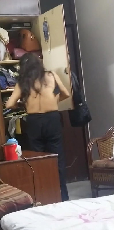 Secretly Captured Bhabi Dress Changing