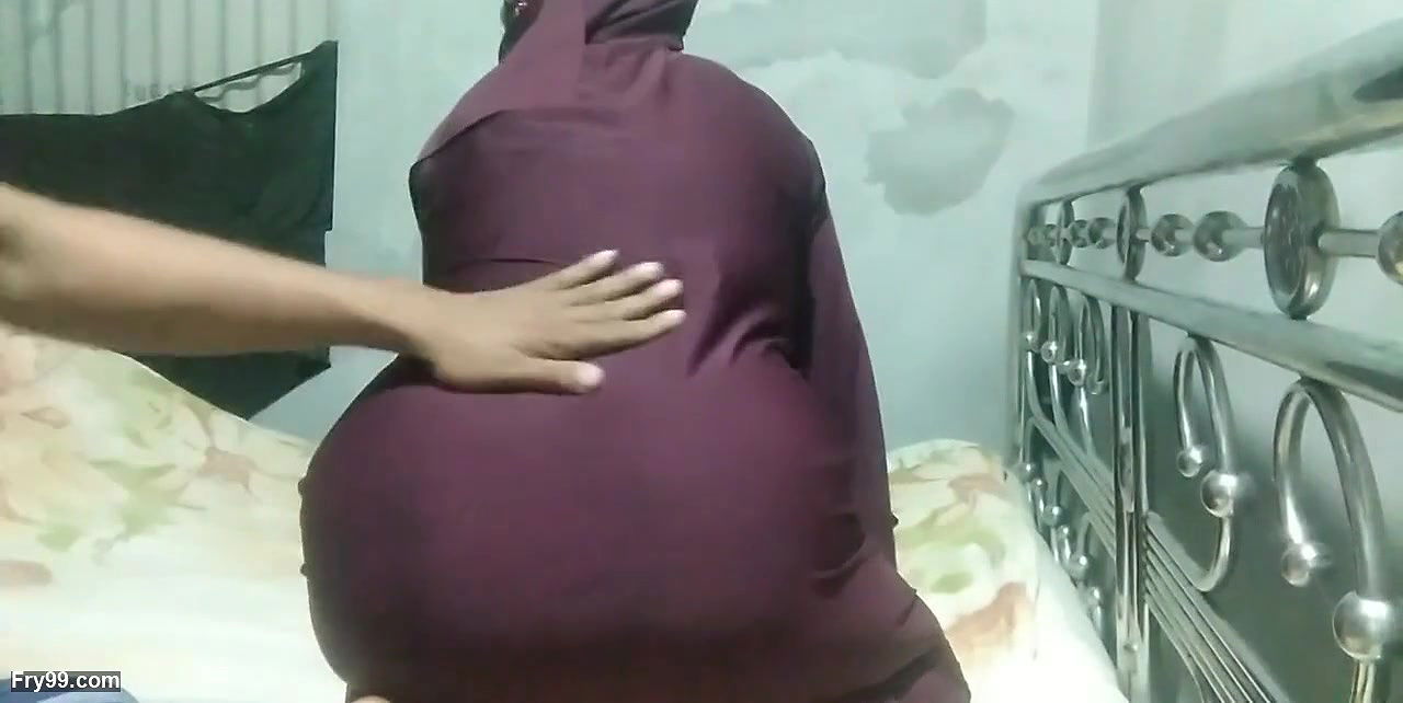 Sadia bhabis fucked his boy friend