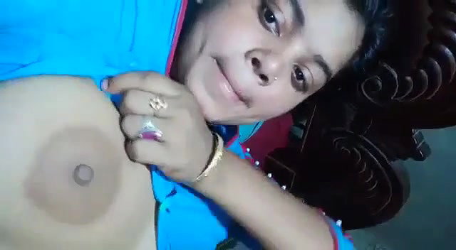 Namanshi Bengali Housewife Showing Pussy