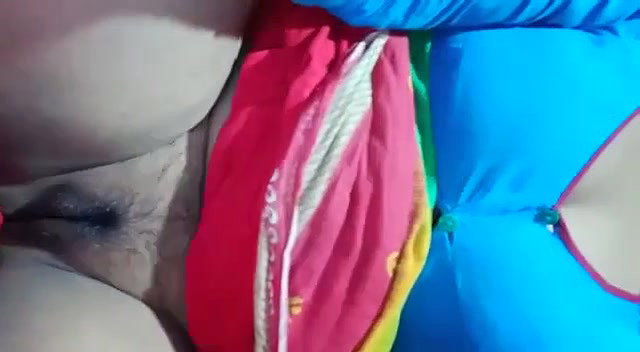 Namanshi Bengali Housewife Showing Pussy