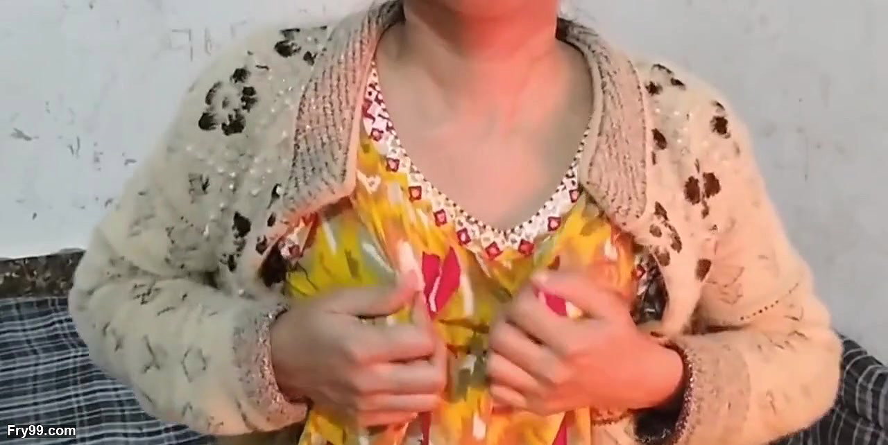 Muslim Collage girl ka bathroom MMS video