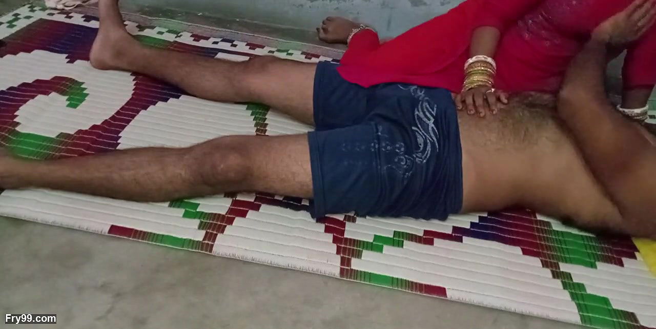 Maid Ki Jawan Ladki Lund Chusaya Or Uske Bobe Dabaye