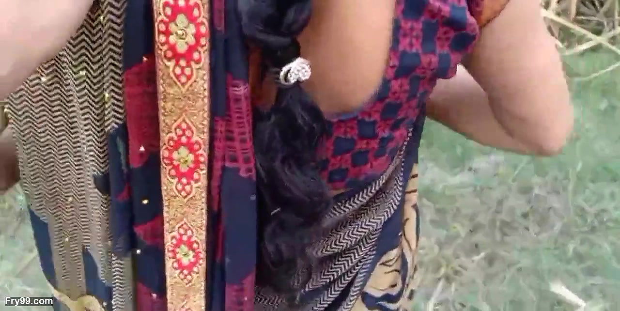 Ladki ko jangle ki jhadi me Lejakar choda desi outdoor