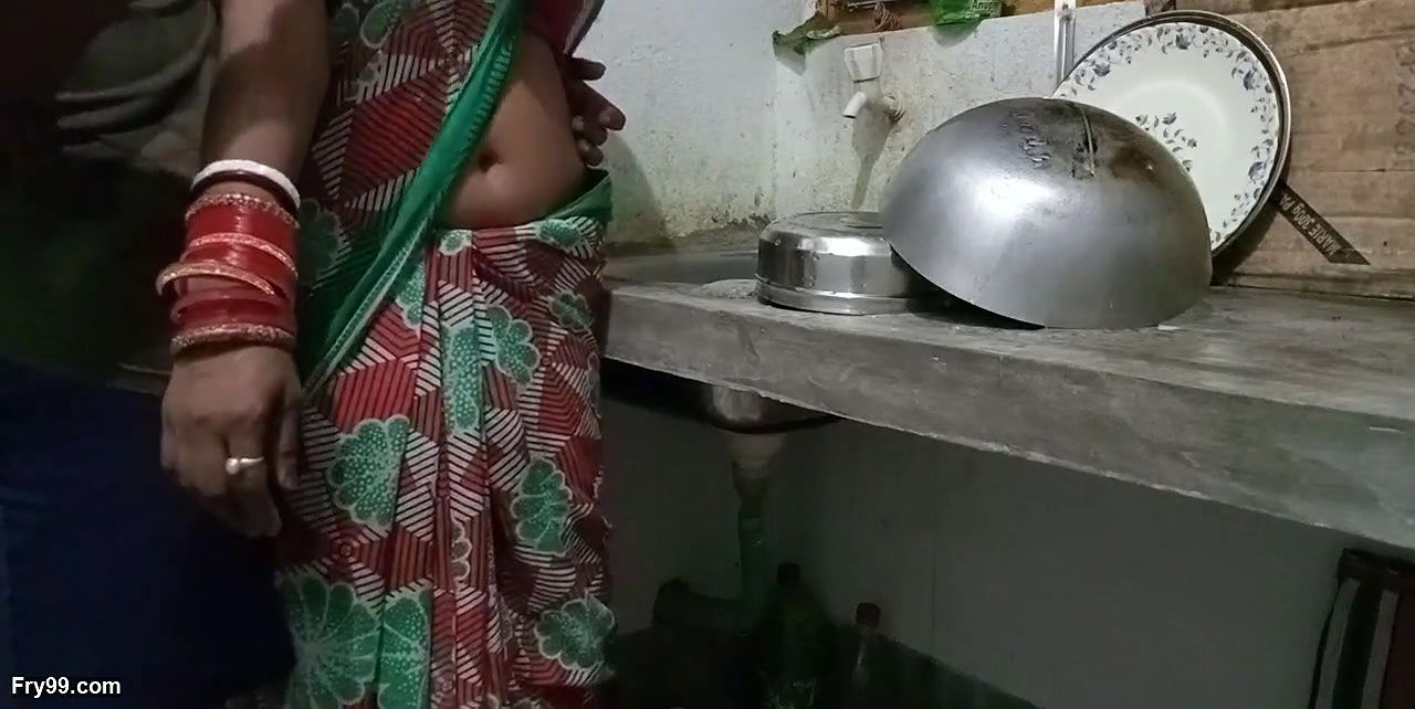 Kitchen Me Kaam Kar Rhi Saali Ko Jabardasti Choda Bedroom Me