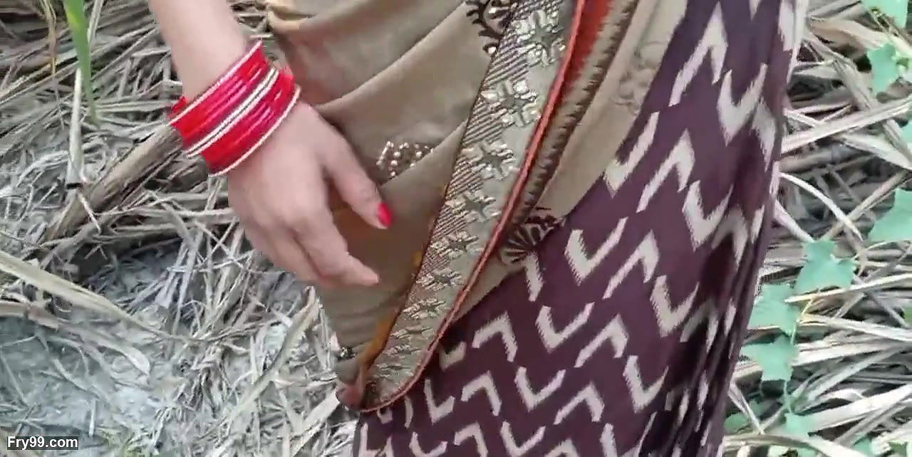 Khet me bula kar girlfriend ko choda desi village outdoor