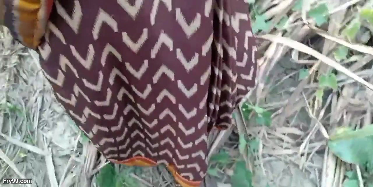 Khet me bula kar girlfriend ko choda desi village outdoor